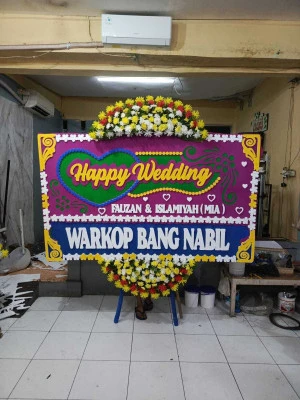 Papan Bunga di Sidoluhur Lawang
